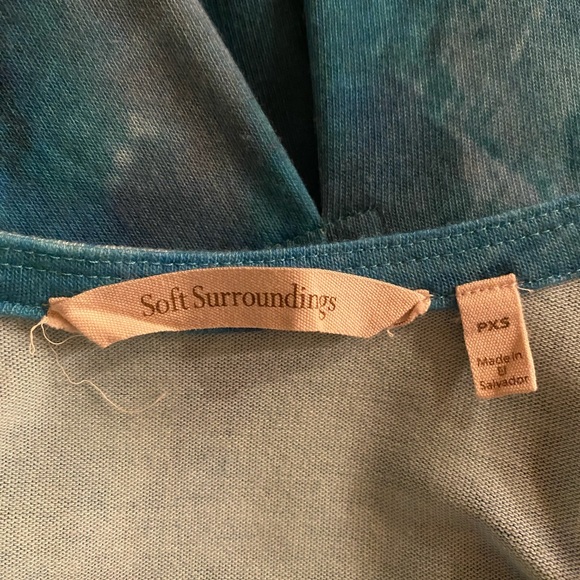 Soft Surroundings Blue V-Neck Top Size PXS With Buttons And Ruffled Hemline - Picture 6 of 11